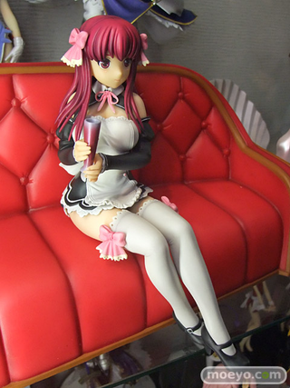 Illustration for article titled Have A Seat On This Xbox 360 Game's Plastic Sofa